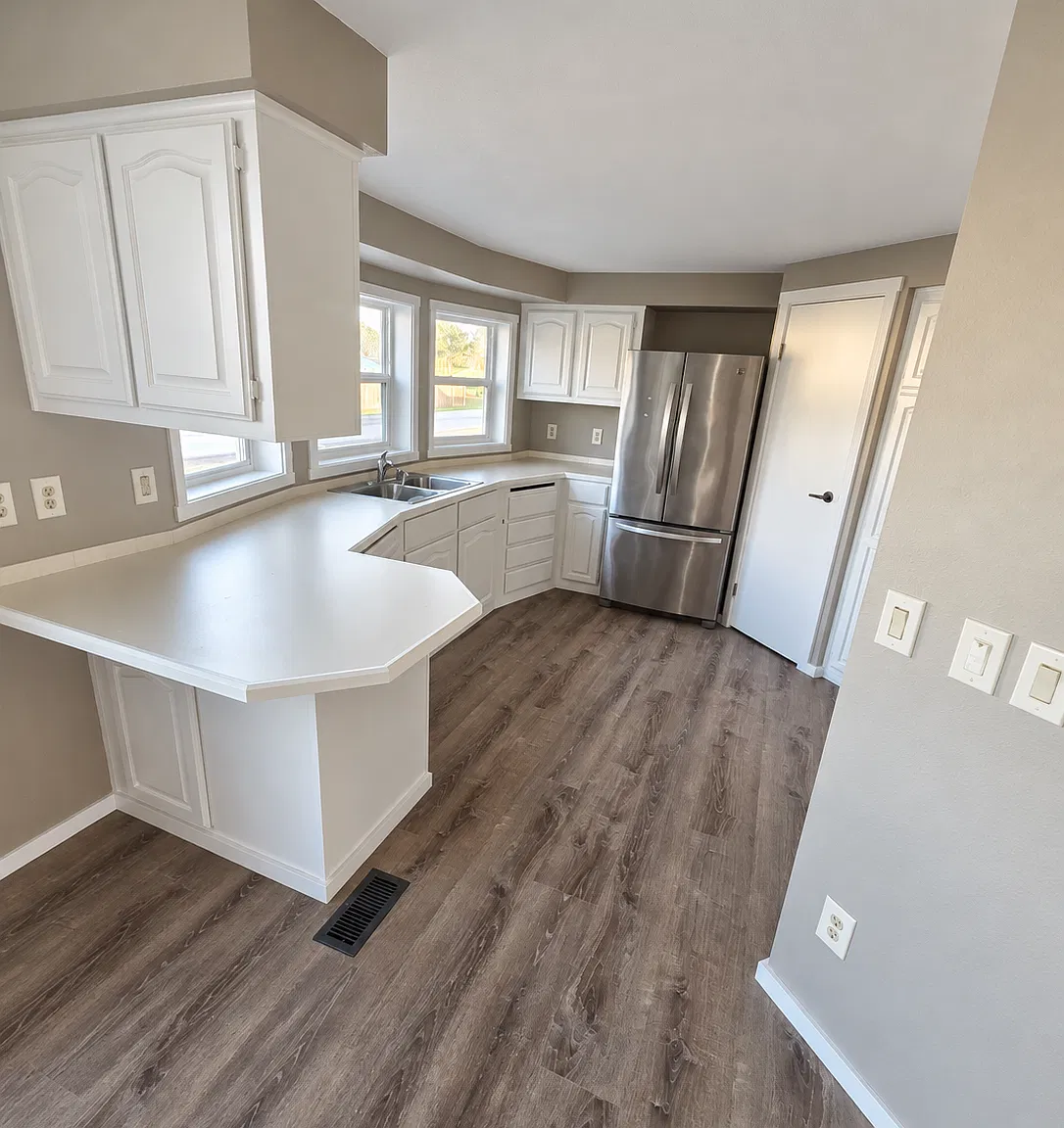 4 bed, 2.5 bath, 1716 sqft, $2,600 — Photo 2