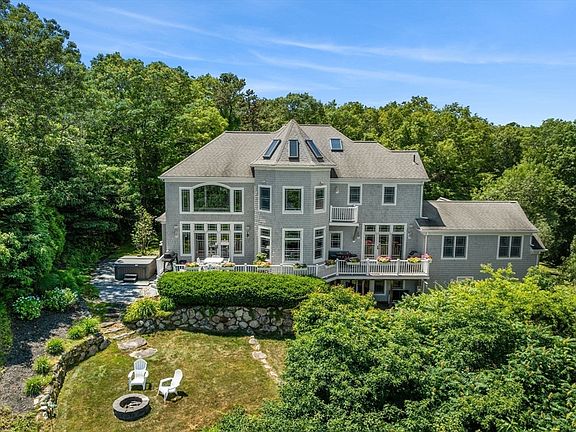 4th image of 318 Center Hill Rd