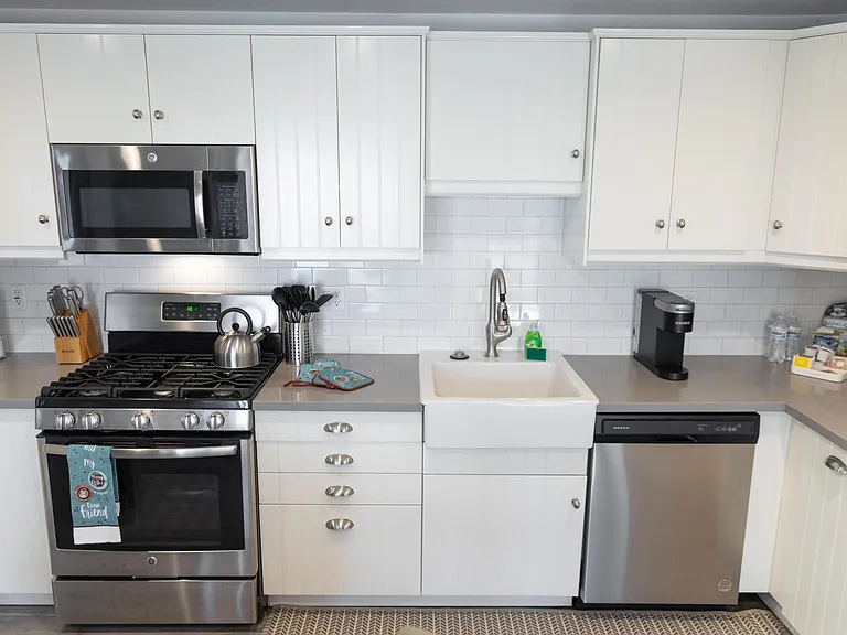1058 Allen Ave — Photo 24