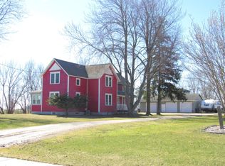 139 E Main St, Hilbert, WI 54129