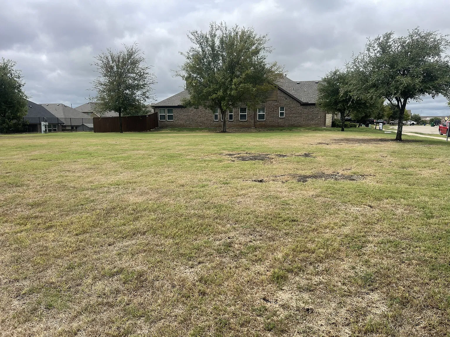 4 bed, 2622 sqft, $2,850 — Photo 2