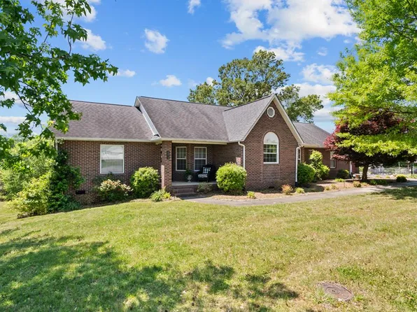 2415 N Pointe Cove Cir, Cookeville, TN 38506