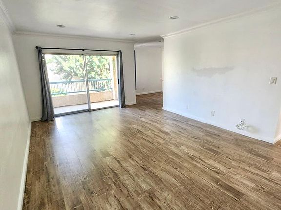 2nd image of 18307 Burbank Blvd