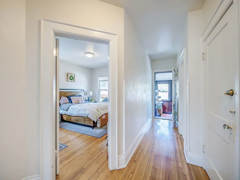 2405 Summit St — Photo 27
