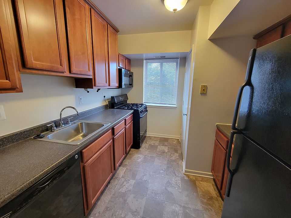 Kitchen-Partially Renovated