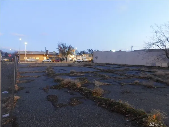 129 N Main St, Omak, WA 98841