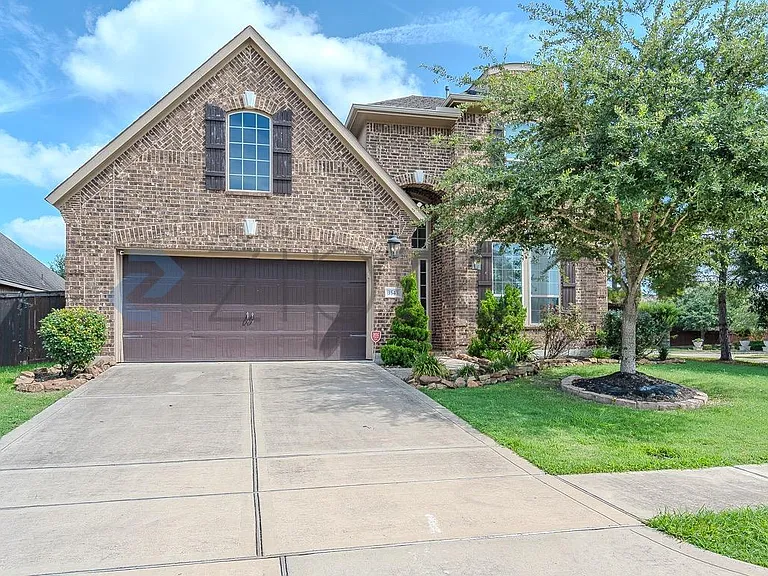 3543 Whitman Dr — Photo 1