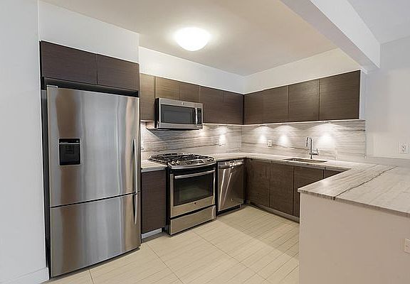 3rd image of 360 E 65th St APT 4J