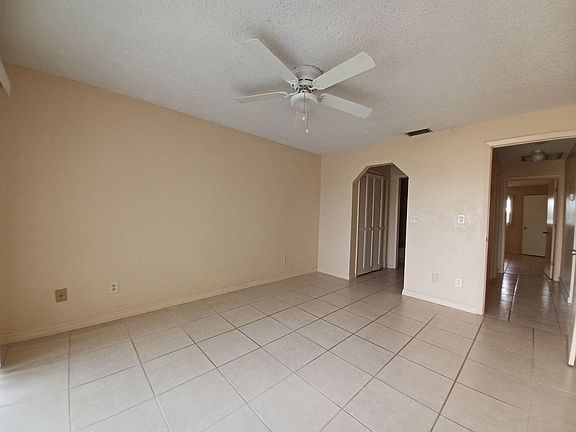 4th image of 923 Gleason Pkwy #2