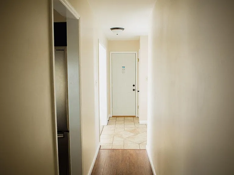 720 S Parkway Dr — Photo 9