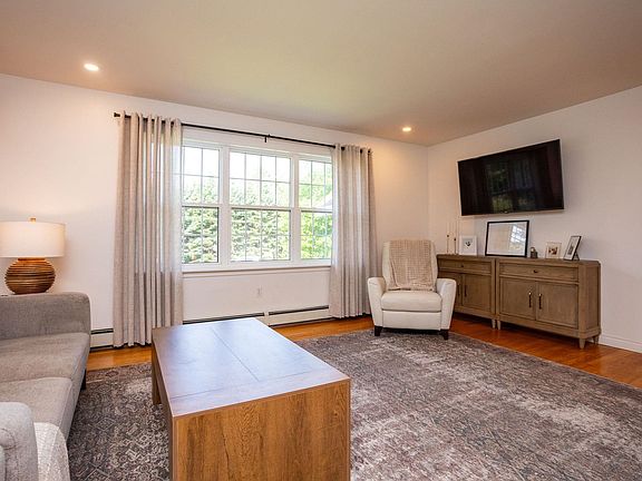 3rd image of 54 Anne Cres