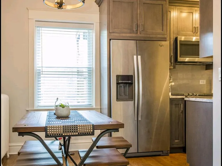 734 W Barry Ave #1 — Photo 10