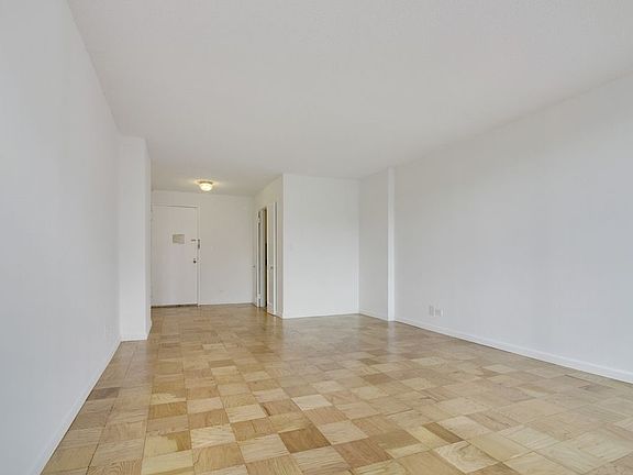5th image of 166 E 34th St APT 15D