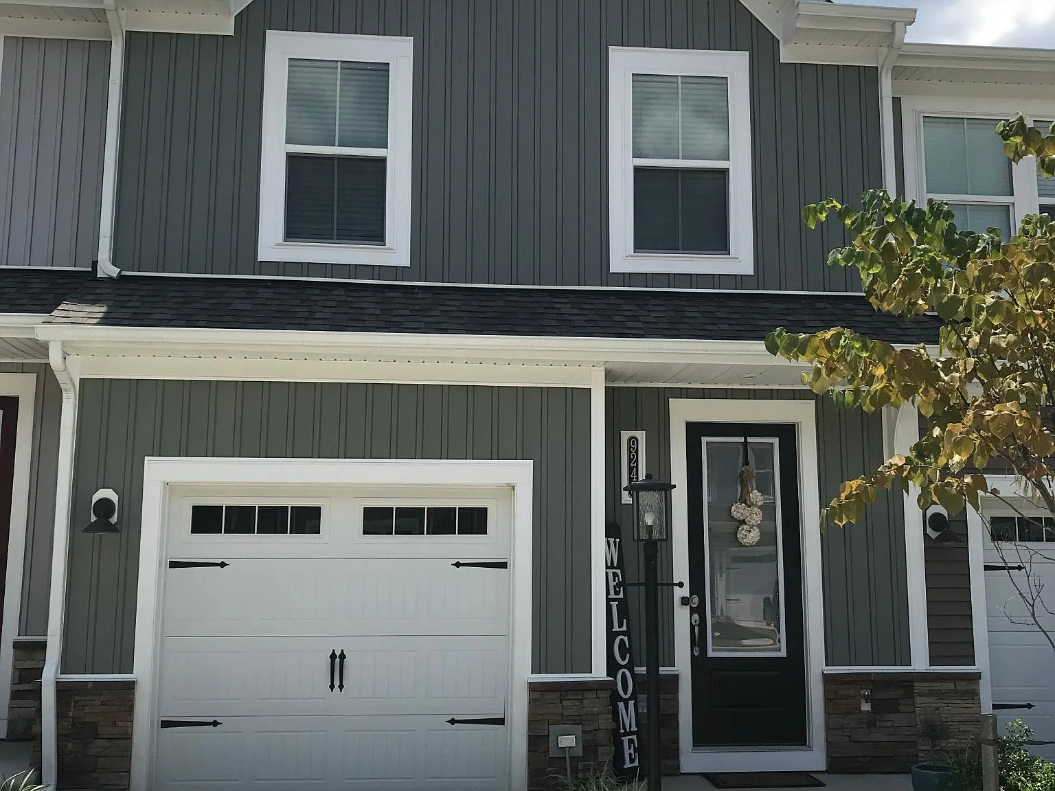 9245 Saint Charles Cir — Photo 1