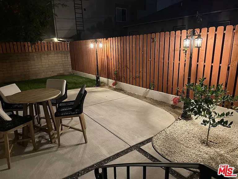 531 Burchett St — Photo 13