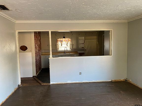 3rd image of 210 N Stephens St