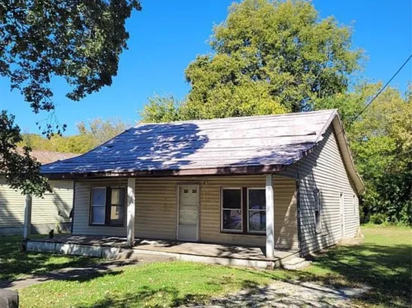 512 Hopkinsville St, Russellville, KY 42276