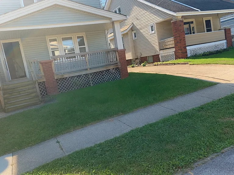4409 Gifford Ave — Photo 12