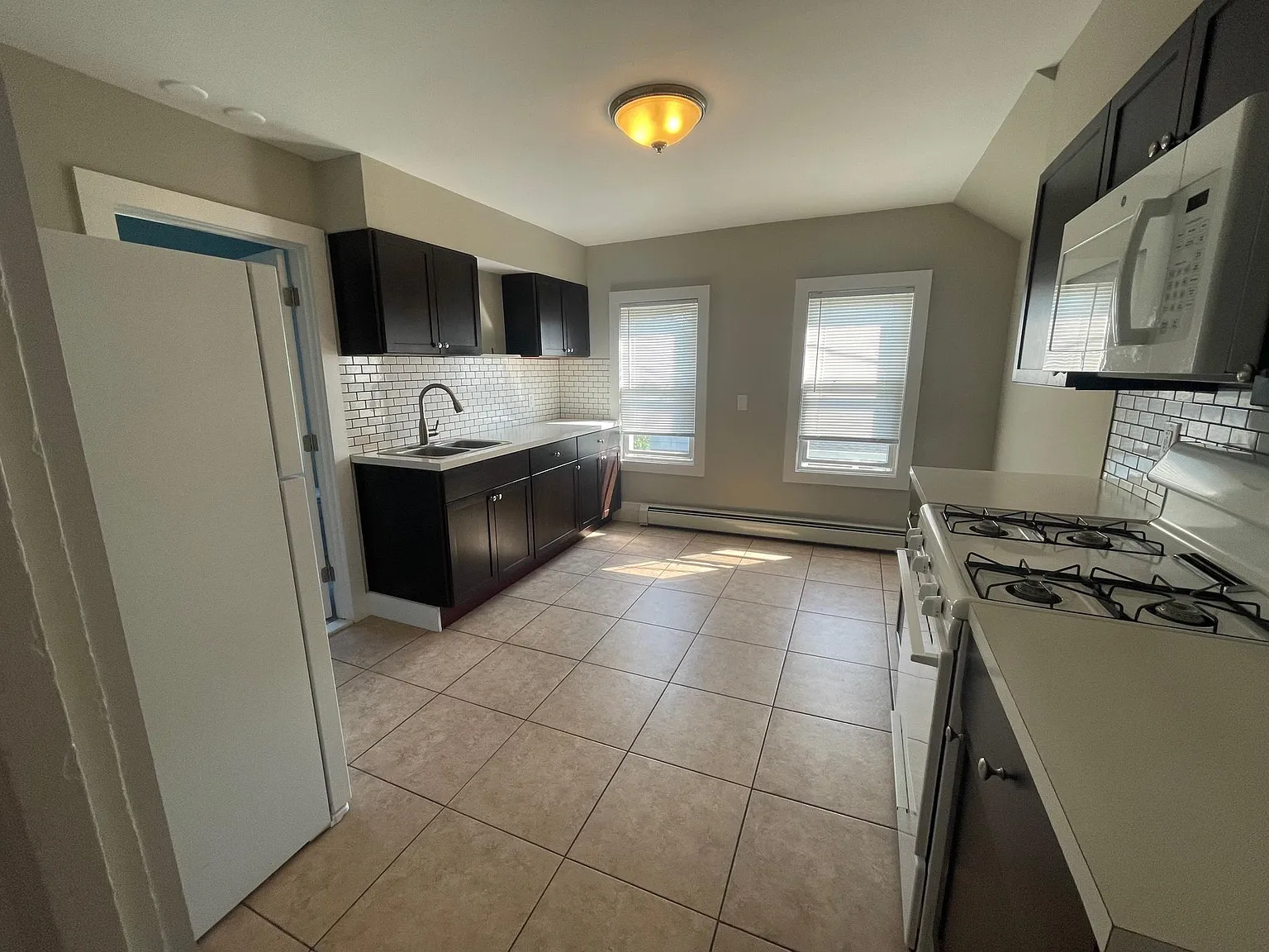 2 Cabin Ct — Photo 2