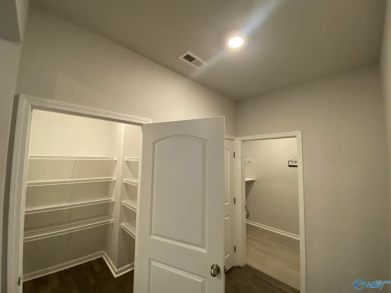 101 Donovan Dr — Photo 7