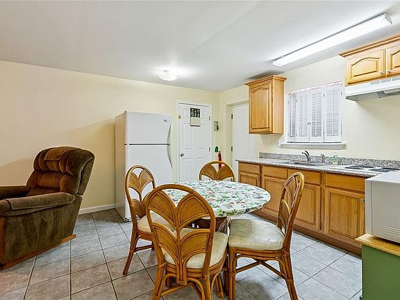4th image of 3613 Buffon St