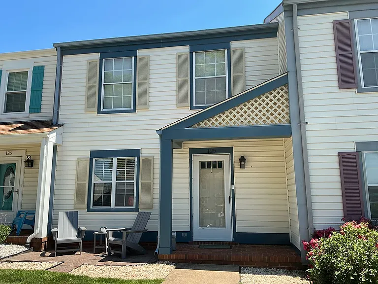 125 Lynnhaven Ct — Photo 1