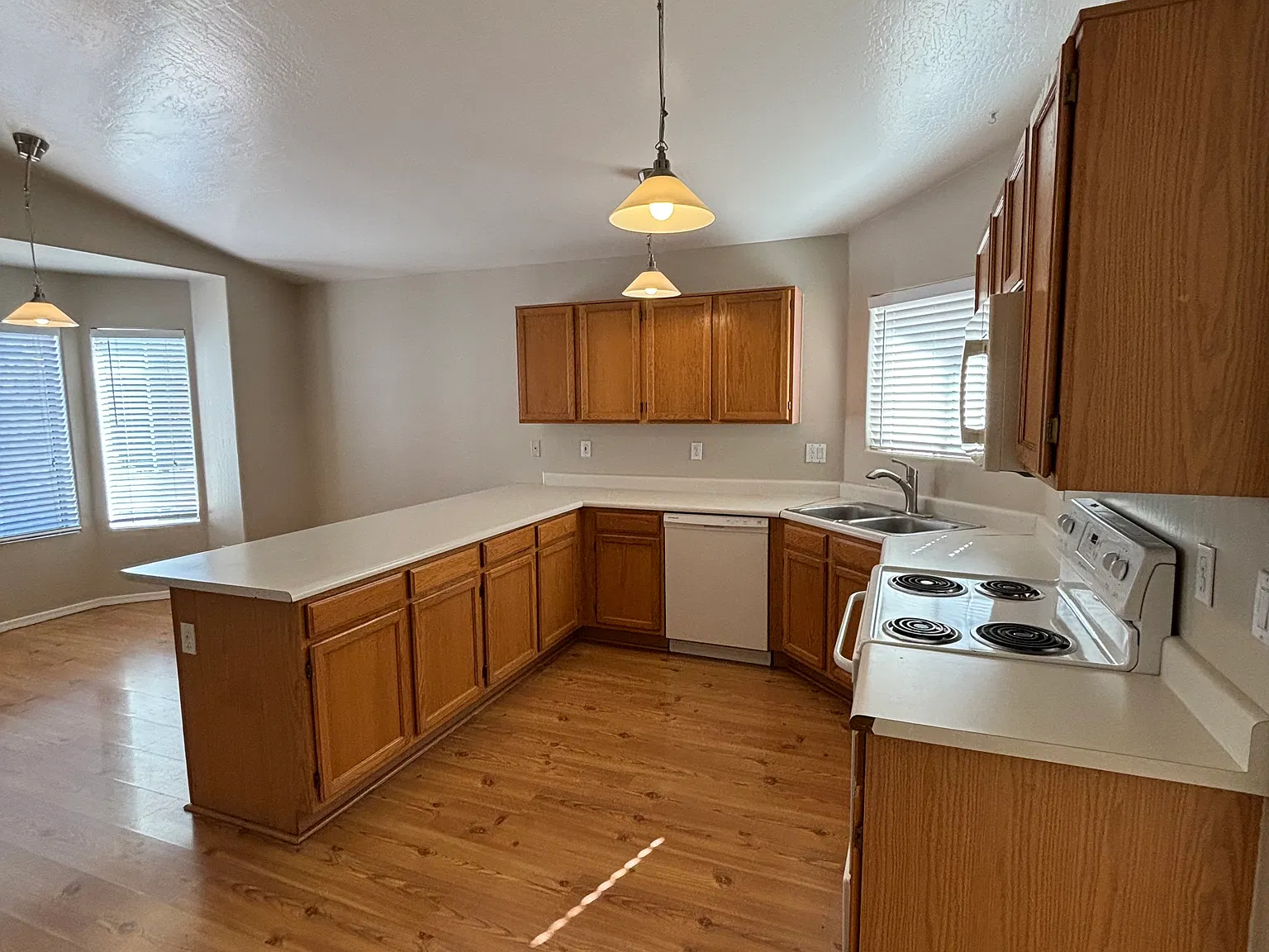 3 bed, 1515 sqft, $2,150 — Photo 3