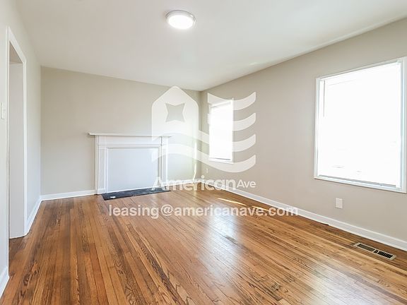 712546_003_wm_-_living_room_13550441.jpg