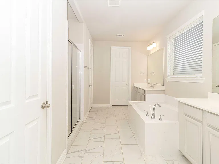 3010 Flora Manor Dr — Photo 10