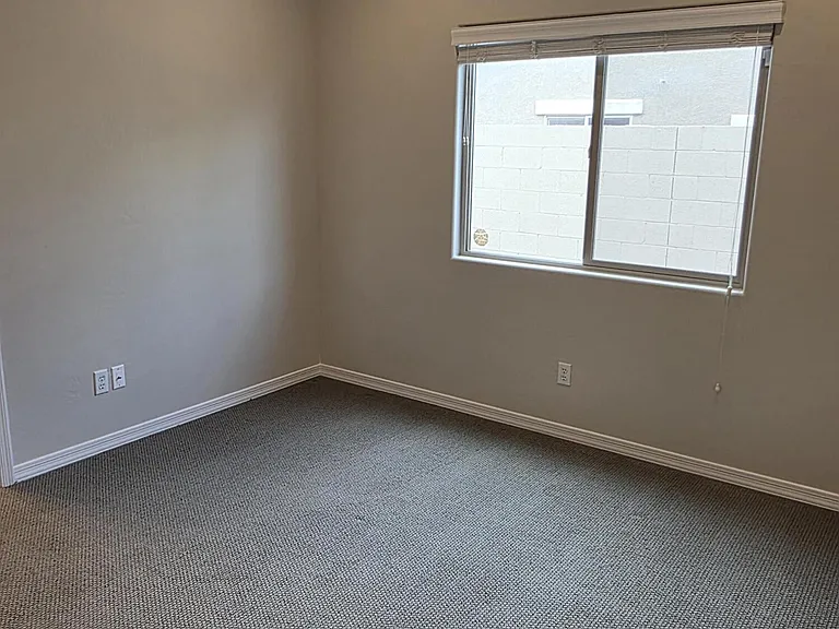 1941 W Stagecoach St — Photo 31