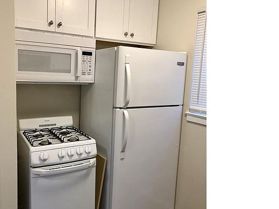 3rd image of 2050 Beatrice Ct #3