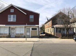 4 Valley Rd, Port Washington, NY 11050