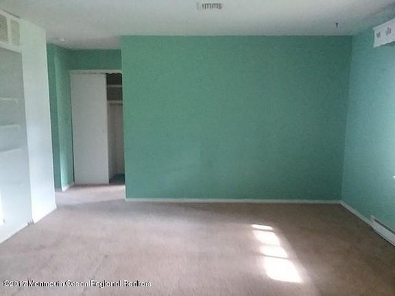 3rd image of 40 Cambridge Court #D