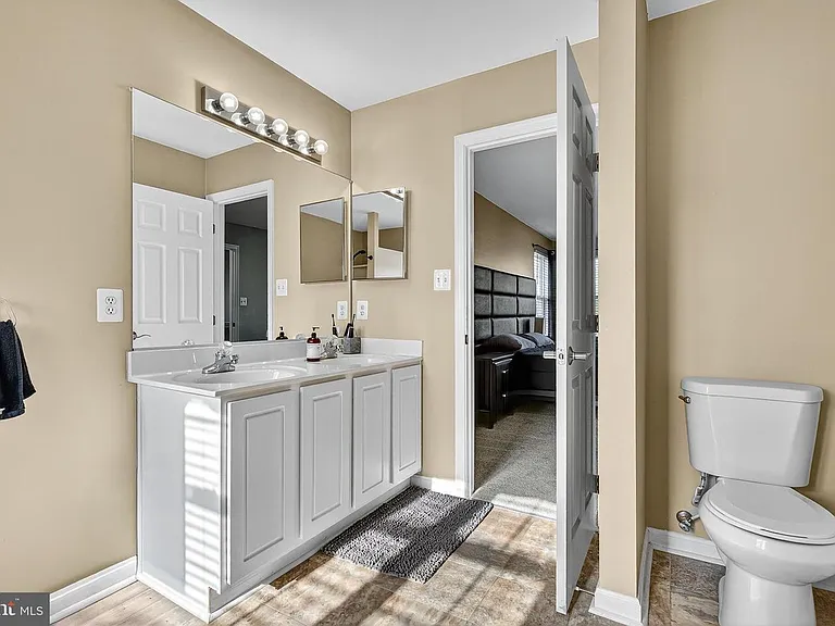 27 Planetree Dr #1 — Photo 17
