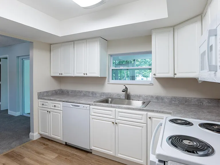 308 Park Ave — Photo 19