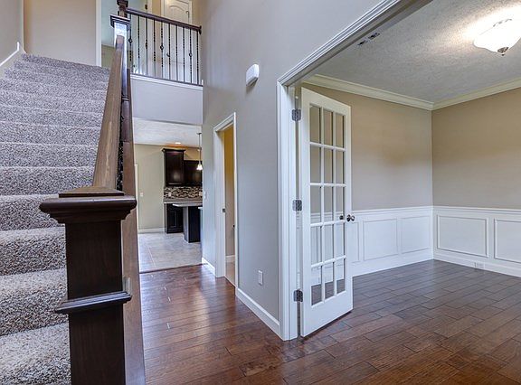 foyer & view of flex rm