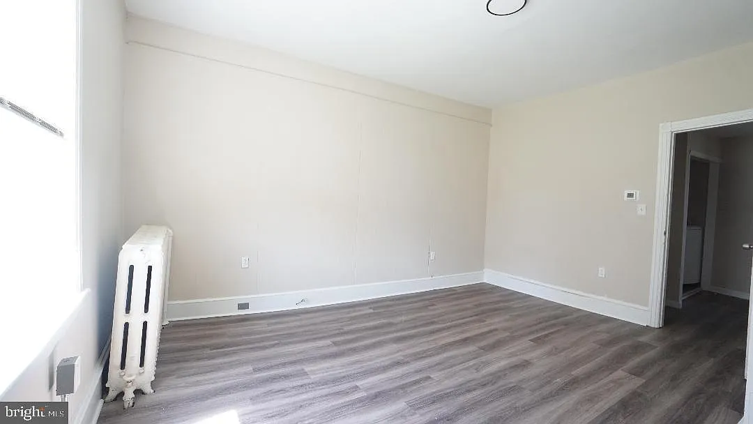 3 bed, 2.0 bath, 1028 sqft, $1,950 — Photo 4