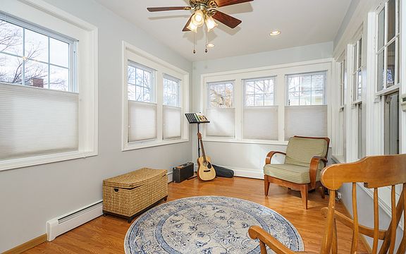 2nd image of 846 Linden Ave