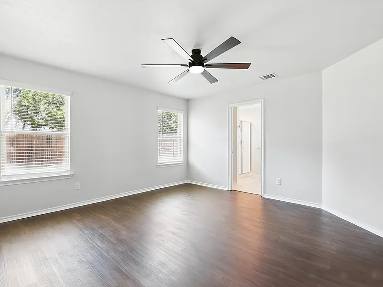 1530 Woodlake Dr — Photo 11