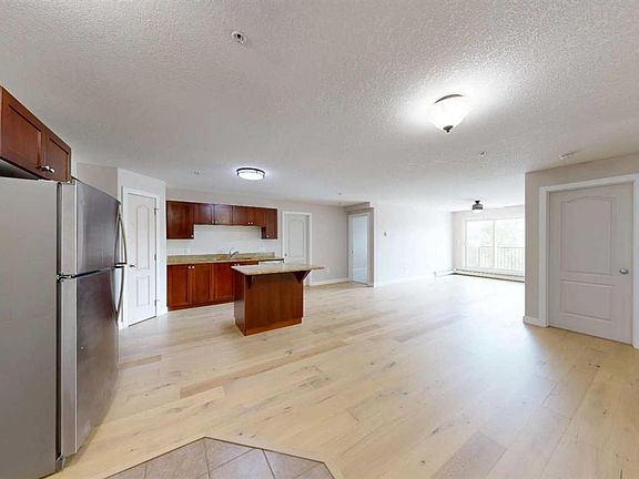 4th image of 4502 S 52nd Ave #305
