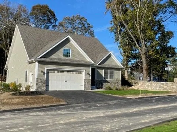 21 Abbey Ln #11, Westerly, RI 02891
