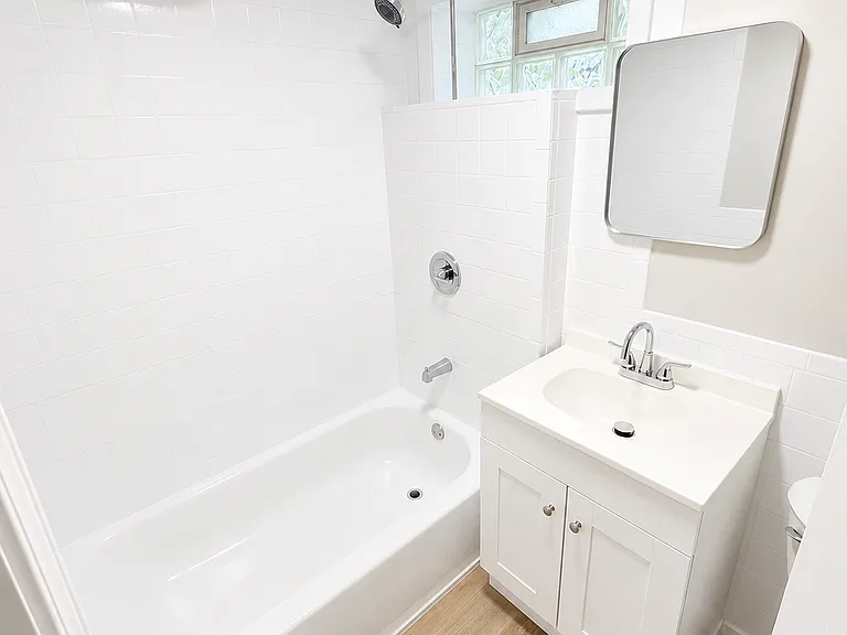 834 N Leroy St — Photo 3