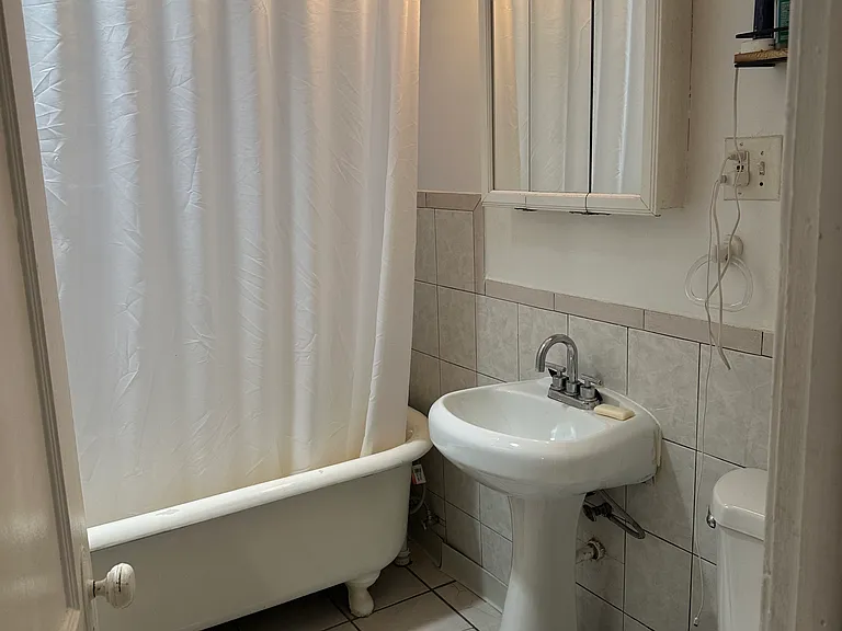 2325 W Haddon Ave #2R — Photo 12