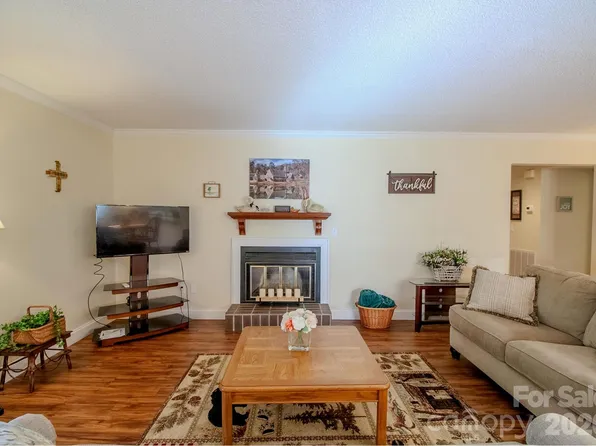 155 Tri Vista Dr APT 2, Lake Junaluska, NC 28745