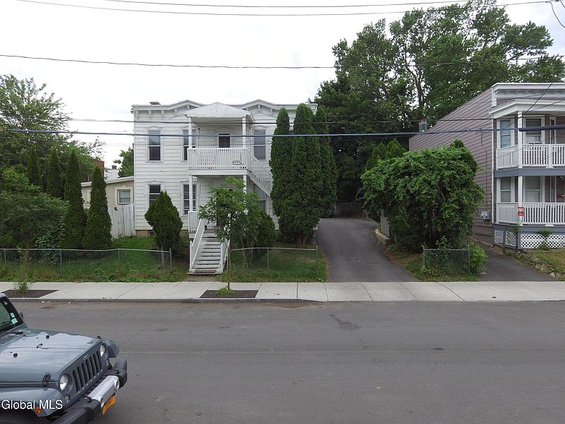 2nd image of 518 Hudson Avenue