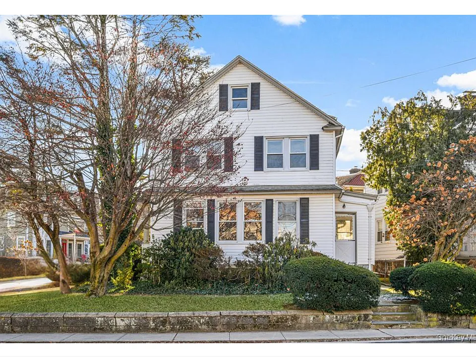 310 Palmer Ave #2