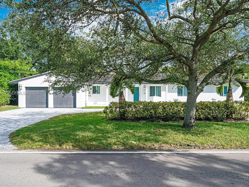 739 Blue Rd
