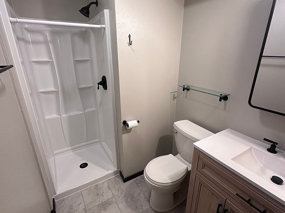 Bathroom 1, newly updated