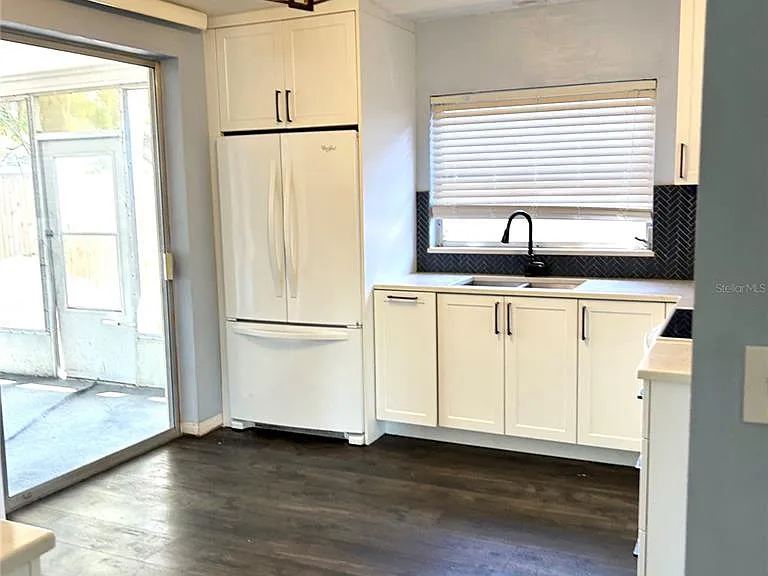 2152 Greenbriar Blvd — Photo 7