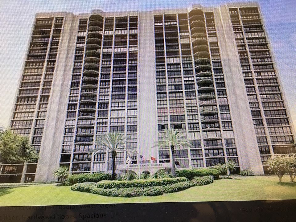 Front view of Condo